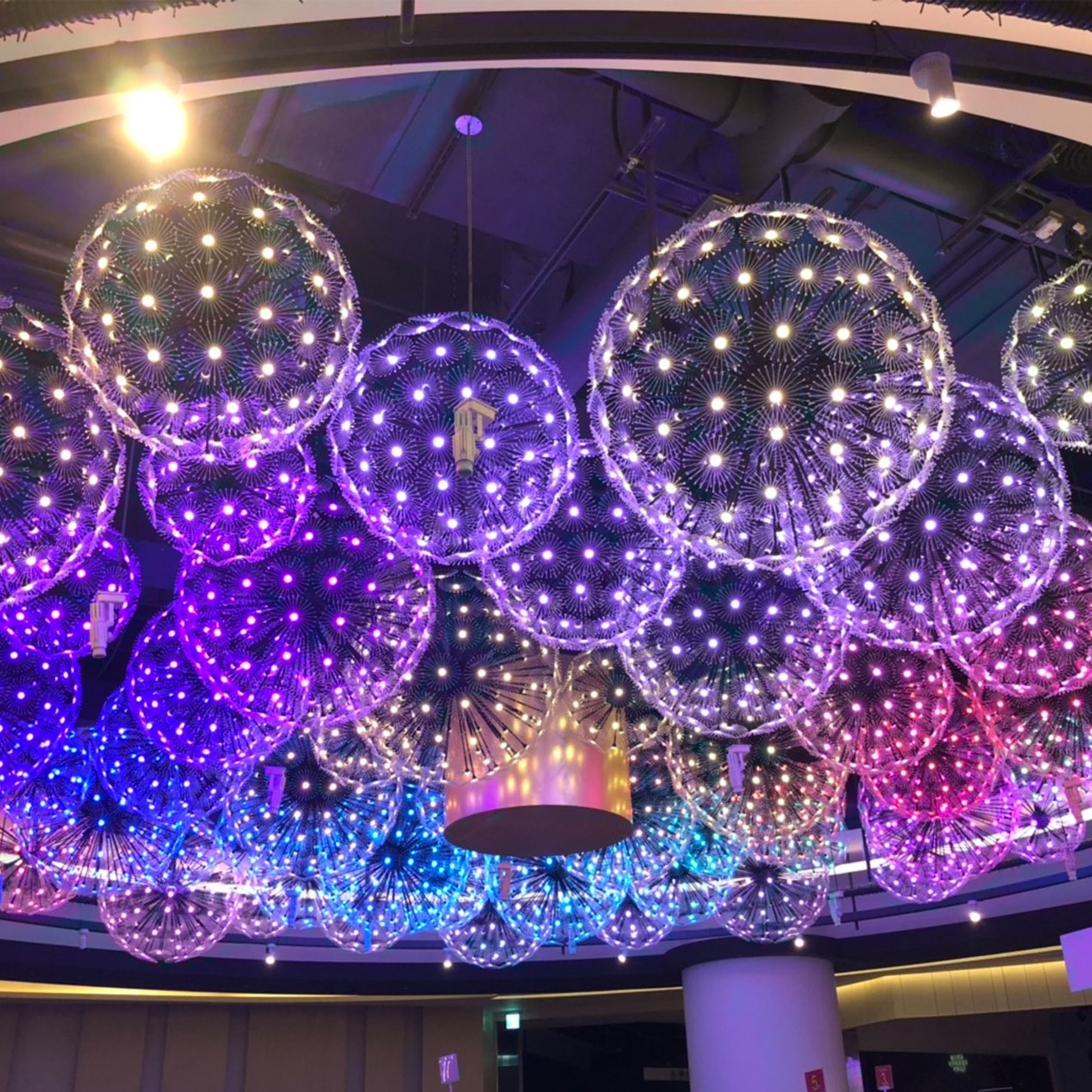 內湖ATT裝置藝術LED大型蒲公英球體